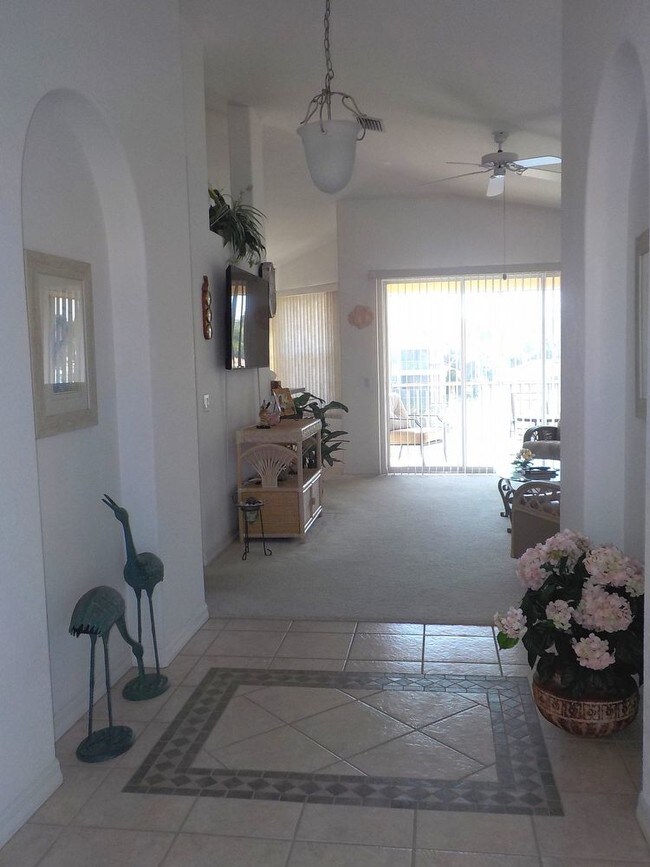 Building Photo - 604 Casa del Lago Way