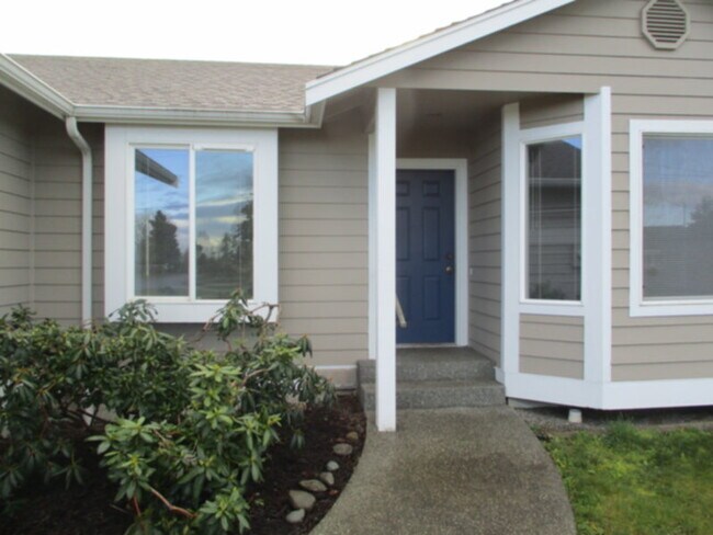 Building Photo - 332 E Silberhorn Rd