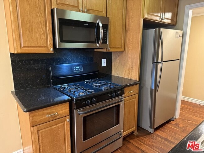 Building Photo - 2141 S Bentley Ave