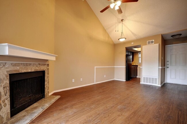 Building Photo - 2507 Burleson Rd