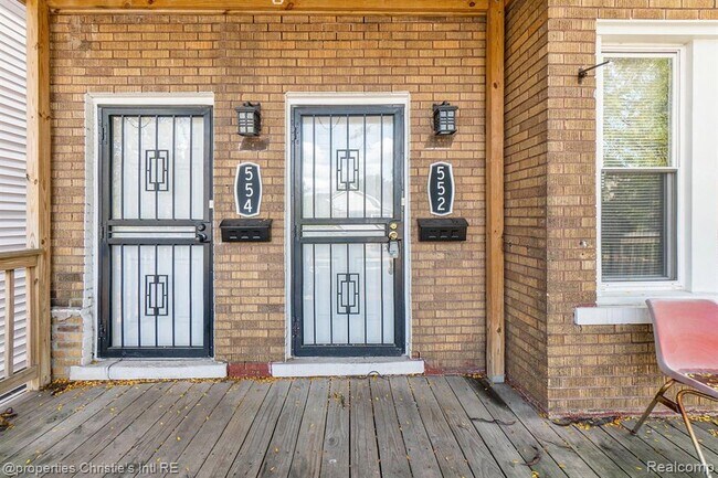 Building Photo - 552 Holbrook Ave