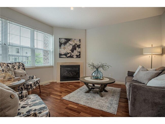 Foto del edificio - 8140 Oakview Cir N