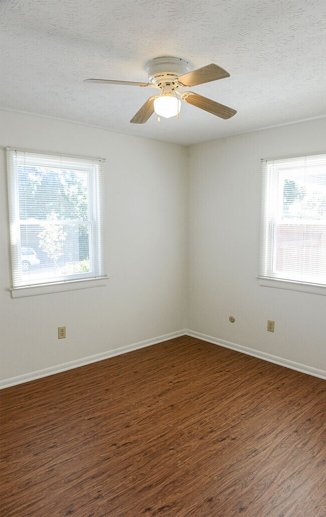 Building Photo - 416 Wyandotte Ave