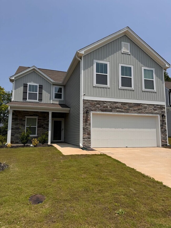 Building Photo - 3BR 2.5BA Home with an Office