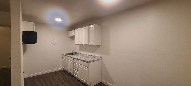 Foto del edificio - 1223 N Dysart Rd