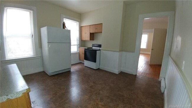 Building Photo - 114 Cedar Hill Ave