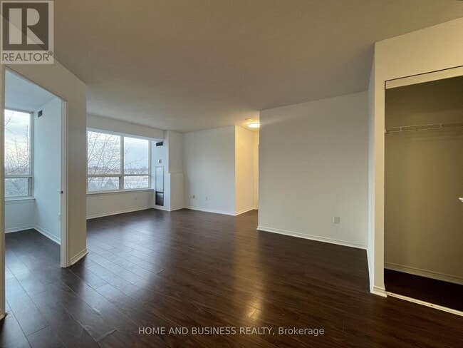 Photo du bâtiment - 5 Greystone Walk Dr