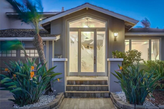Building Photo - Luxury Bird Rock Retreat | 3BR Oasis w/ Po...