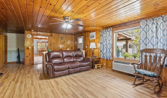 Building Photo - 3117 Noland Dr