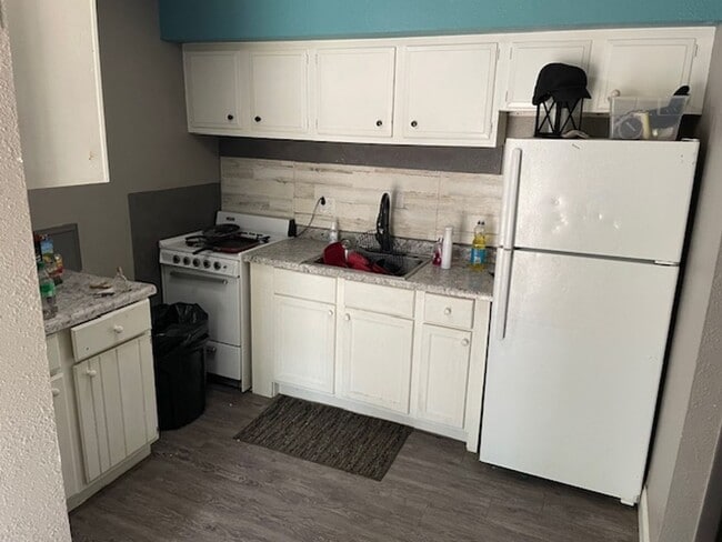 Building Photo - 1102 15th Ave NE