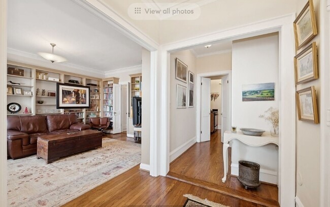 Foto del edificio - 2608 N Lakeview Ave