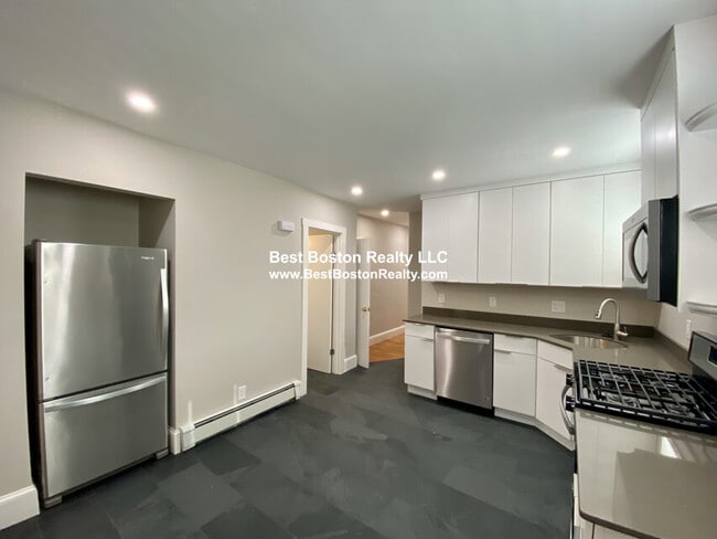 Building Photo - 23 Elmer St