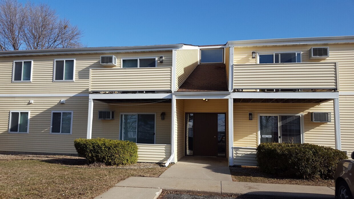 2220 Valleyhigh Dr NW Unit 205, Rochester, MN 55901 Condo for Rent in Rochester, MN