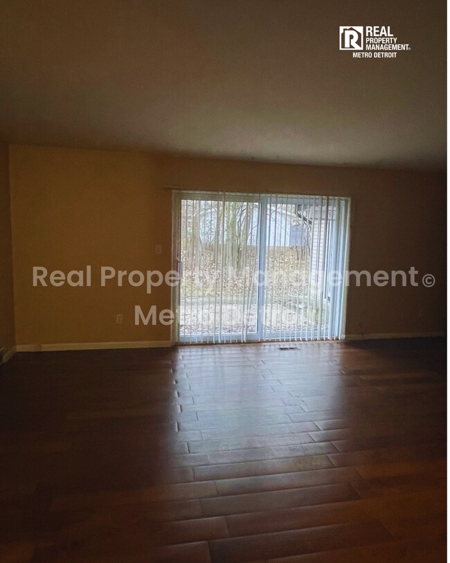 Foto del edificio - 29822 Rock Creek Dr