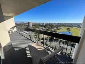 Building Photo - 2400 Presidential Way