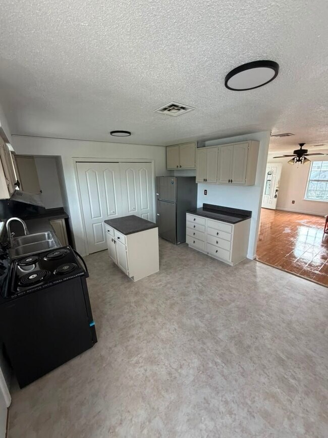 Building Photo - 114 Spanish Cove