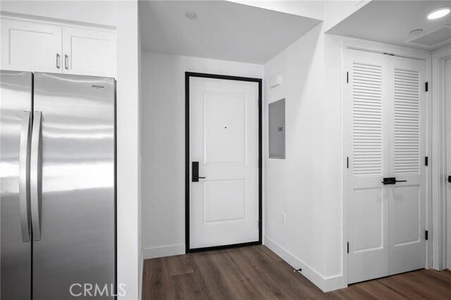 Building Photo - 10657 Moorpark St