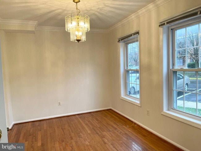 Foto del edificio - 8014 Lakecrest Dr