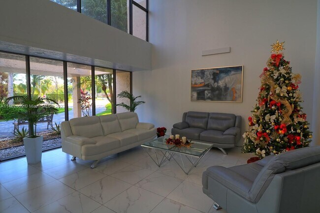 Foto del edificio - 16500 Golf Club Rd