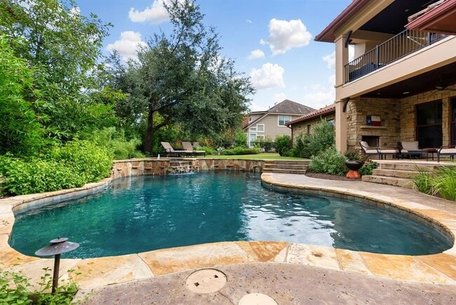 Building Photo - 308 Golden Bear Dr