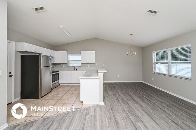 Foto del edificio - 734 Fox Lake Dr