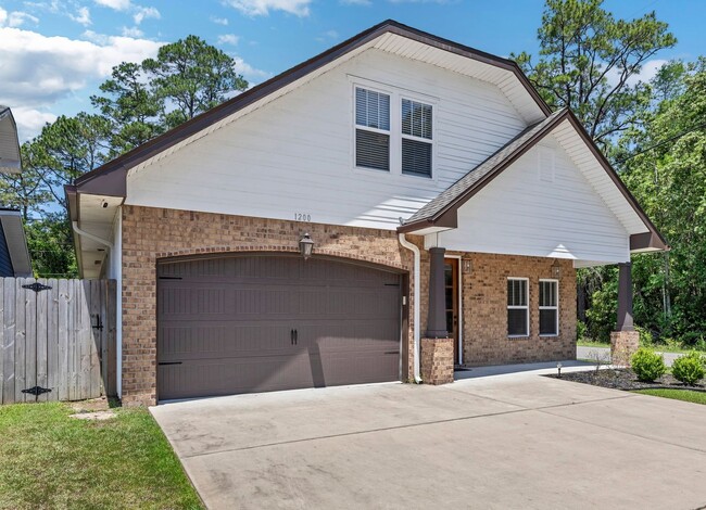 Building Photo - 1200 French Quarter Way