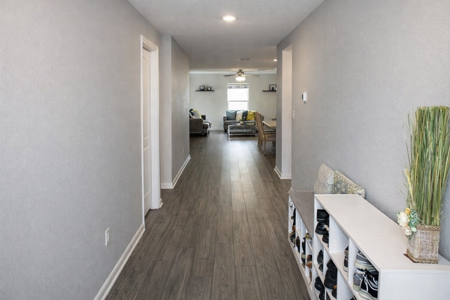 Foto del edificio - 72 Brewster Ln