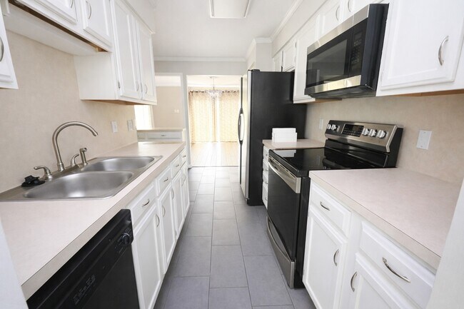 Foto del edificio - 5801 Lumberdale Rd