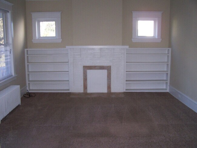 Building Photo - 4BR/2BA Charming Ardmore Home!