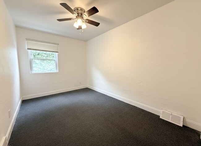 Building Photo - 7332 Ruskin Rd