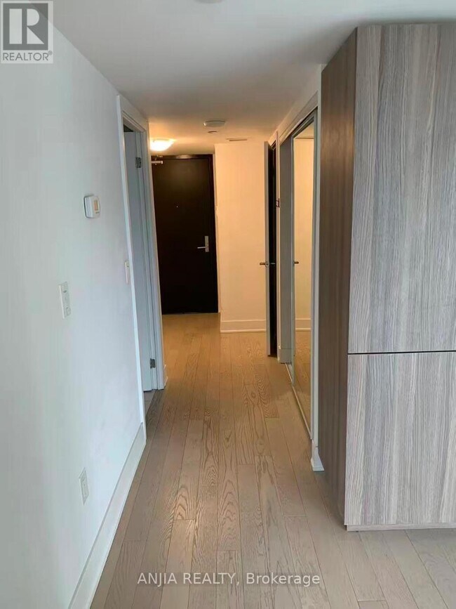 Photo du bâtiment - 955 Bay St.