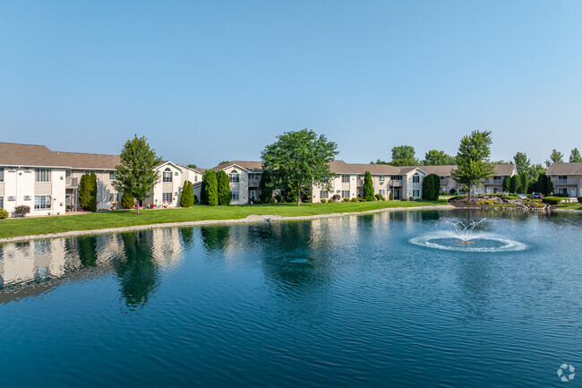 Exterior junto al lago - Emerald Park