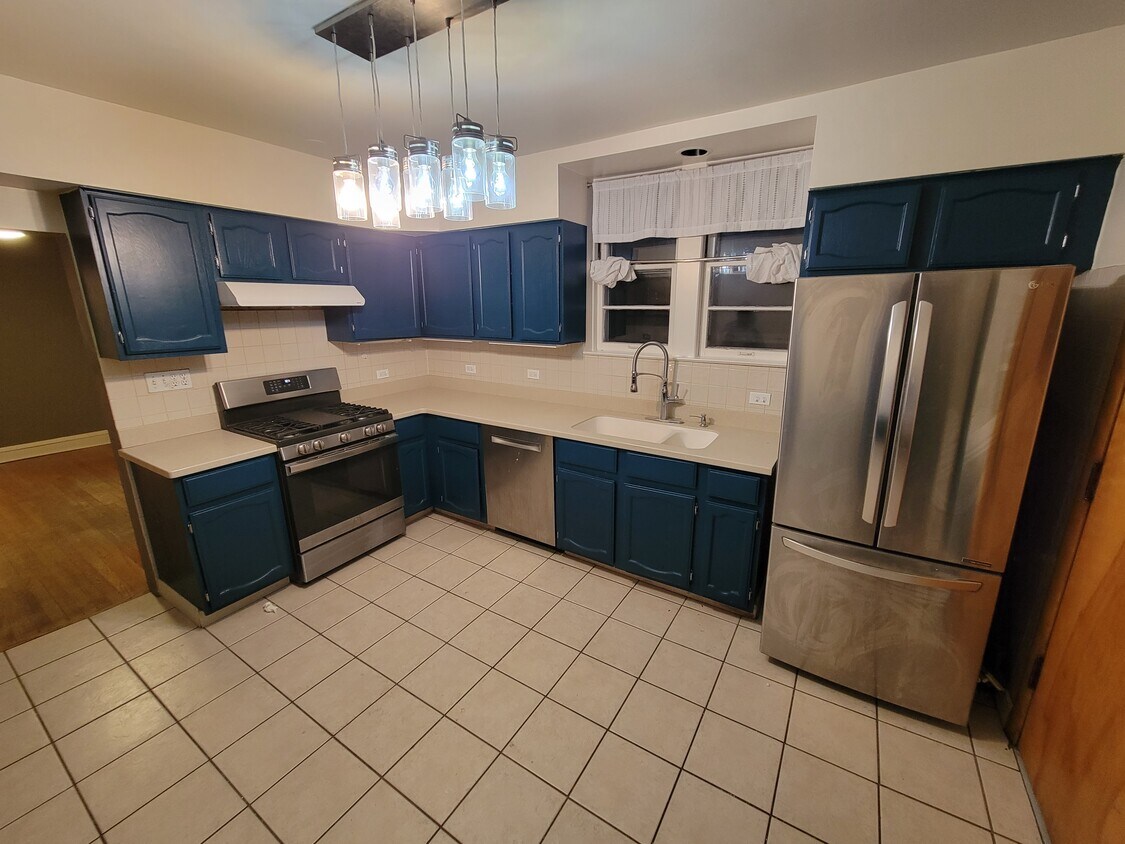 Foto principal - 6332 N Francisco Ave