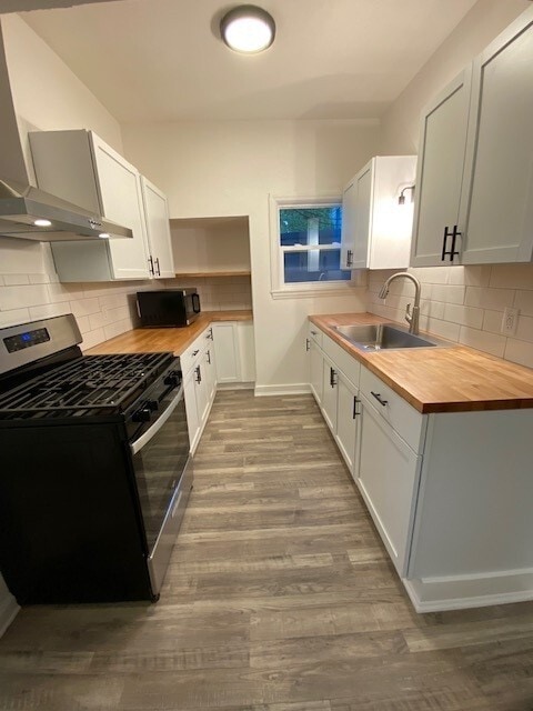 Remodeled Kitchen - 1620 N Jackson St