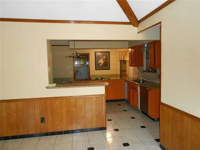 Foto del edificio - 4932 Longwood Ct