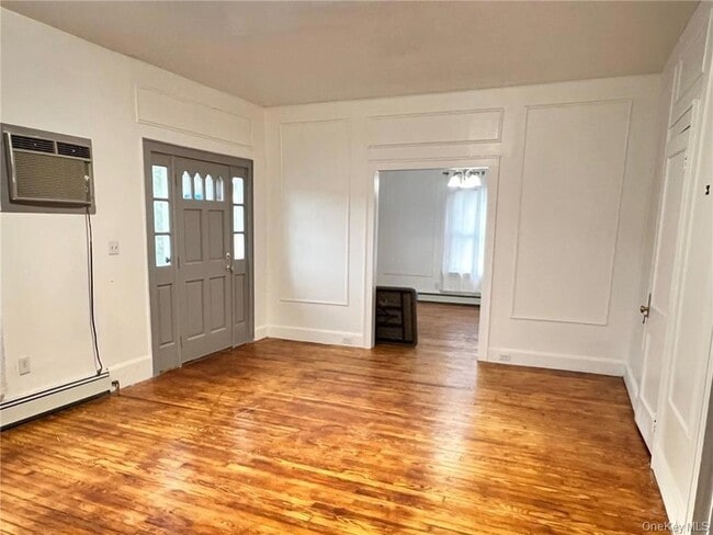 Building Photo - 65 Monhagen Ave