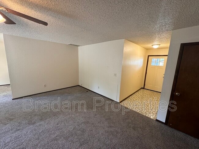 Foto del edificio - 8506 E 56th St