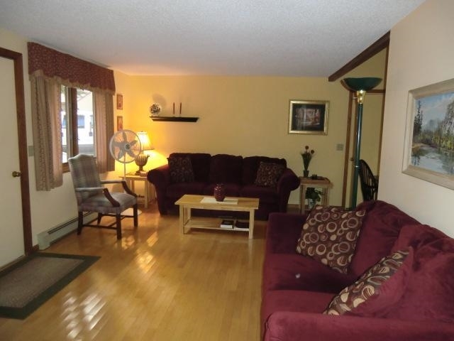 Foto del edificio - 2393 Lake Shore Rd