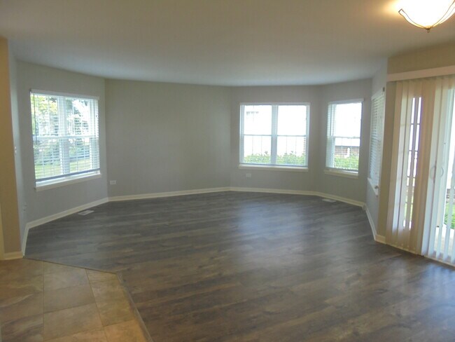 Building Photo - 1122 St Andrews Ct