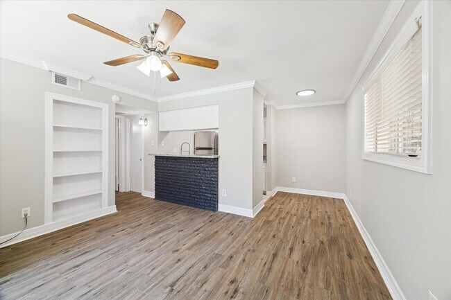 Building Photo - 201 Emerson St