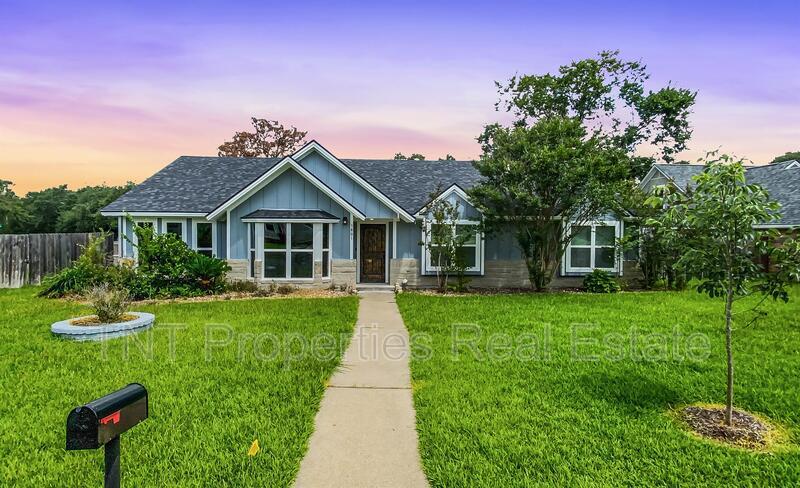 Photo - 1801 Rosebud Court
