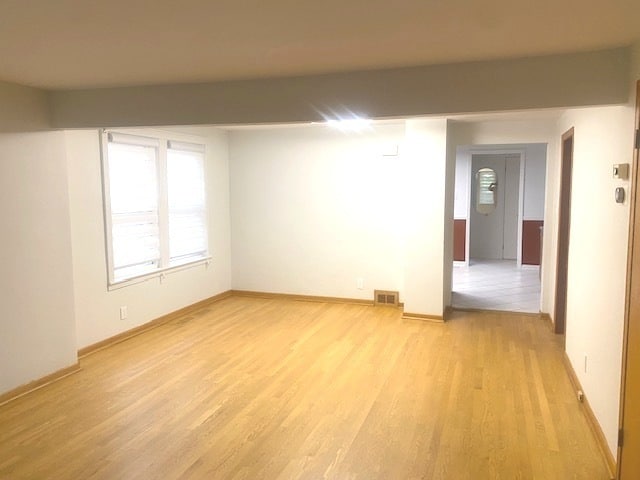 Foto del edificio - 3304 N Paris Ave