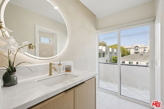 Foto del edificio - 1820 Fairburn Ave