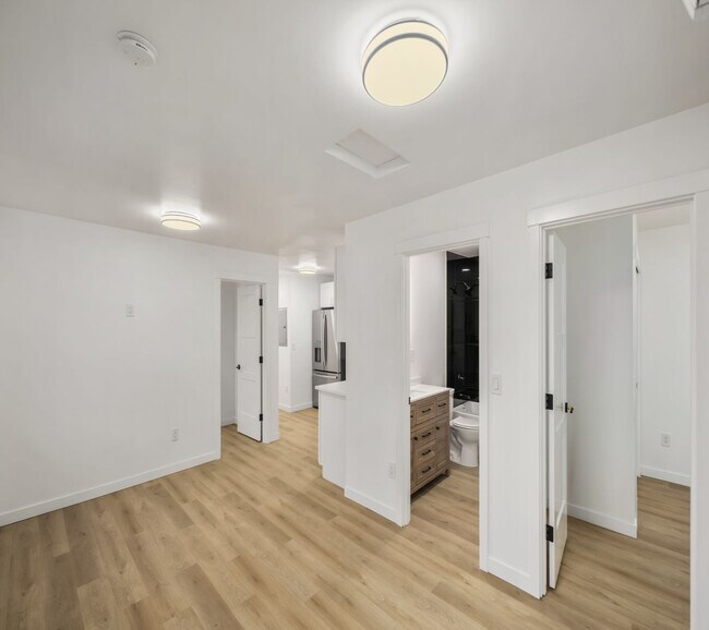 Foto del edificio - 5945 Fauntleroy Way SW