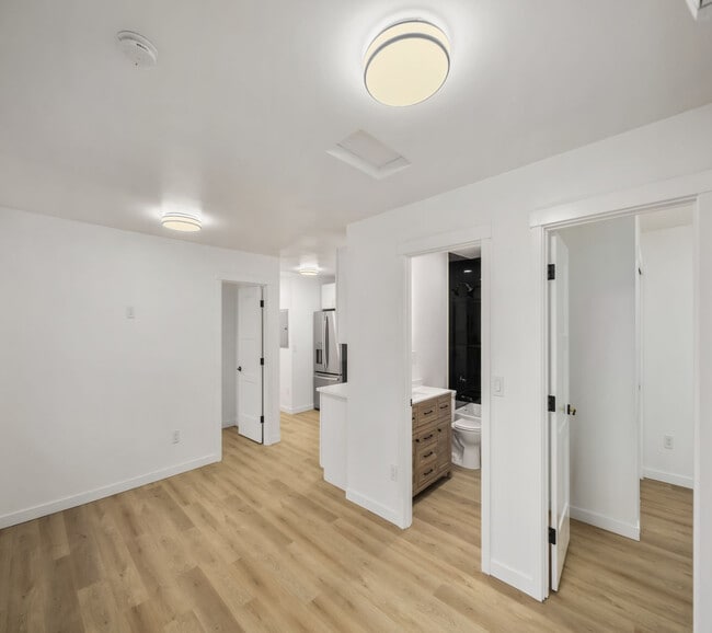 Building Photo - 5945 Fauntleroy Way SW