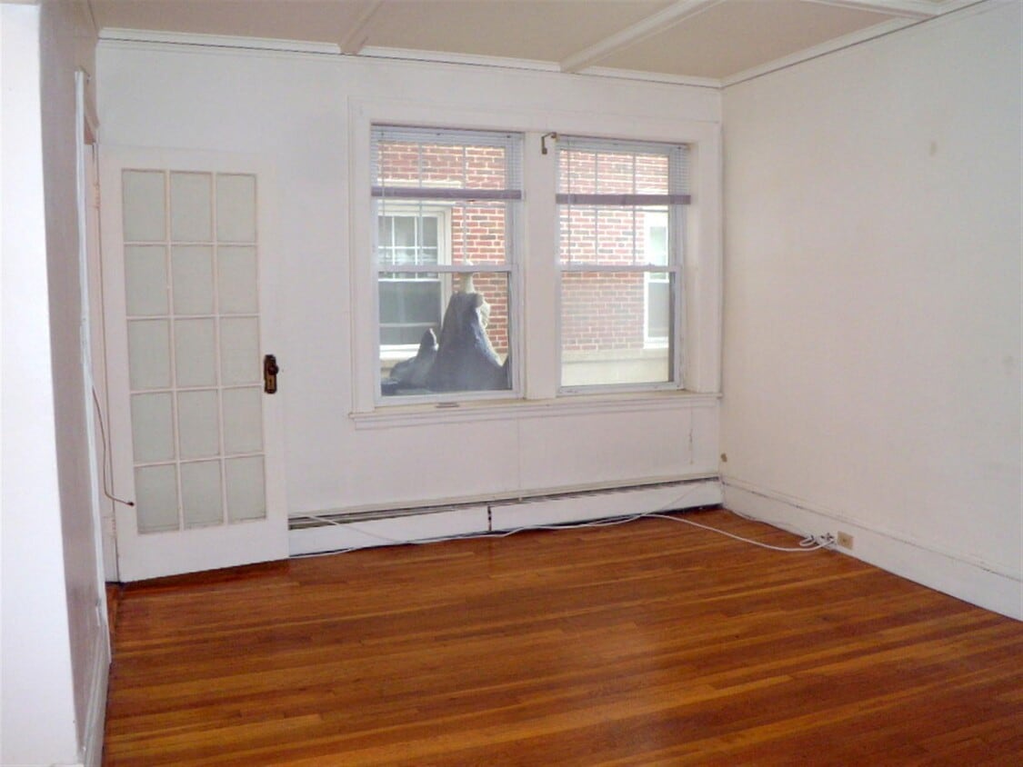 Building Photo - 30 College Ave