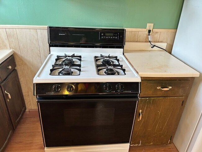 Foto del edificio - 2 Bed- 1 Bath Single Family Home in Elyria