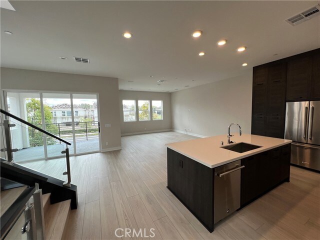 Building Photo - 110 Pin Ln