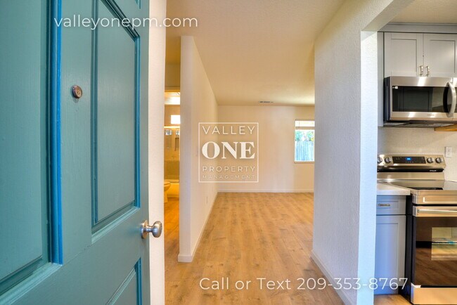 Foto del edificio - 1634 Arlington Ct