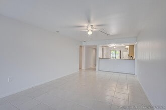 Building Photo - 901 Seafarer Cir